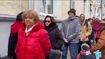 Présidentielle en Russie : à midi, des électeurs ont rendu hommage à Alexeï Navalny