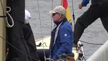Juan Carlos I sale a navegar a bordo del 'Bribón' en el segundo día de regatas en Sanxenxo