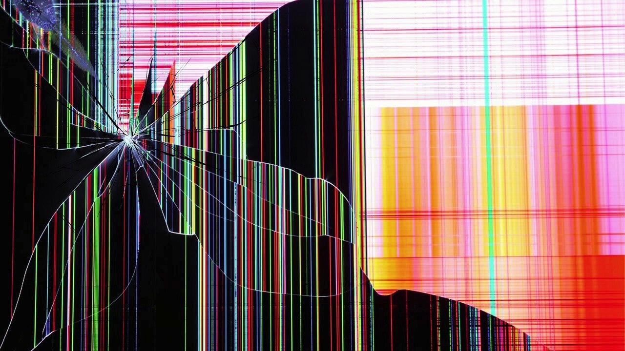 Fool Your Friends with this Realistic Broken TV Screen Effect!