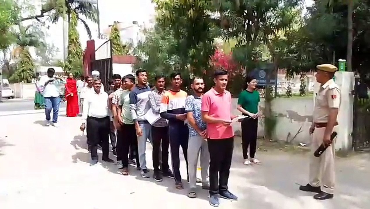 RPSC: हिन्दी और स्कल्पचर की परीक्षा में बैठे 40...
