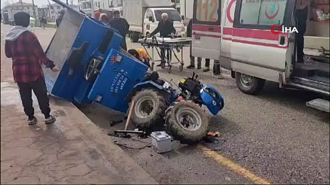 Lastiği kopan tarım aracı devrildi, sürücüsü yaralandı