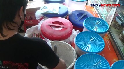 Menggiurkan, Es Dolay di Puwakarta Diburu Warga untuk Menu Buka Puasa