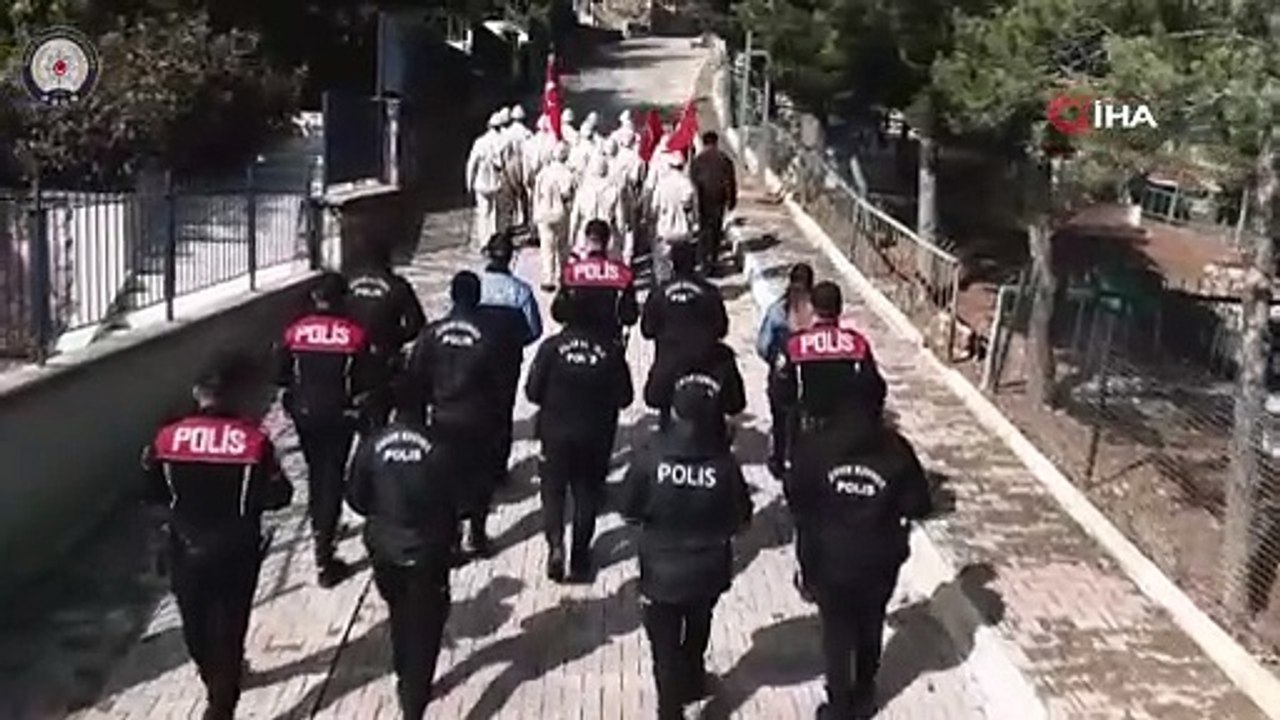 Bir de böyle dinleyin! Hey 15'li türküsüyle Tokat'ta Çanakkale ruhu canlandı!