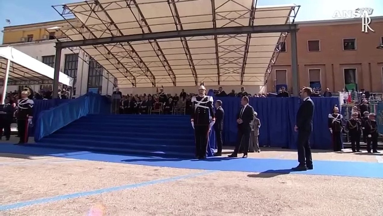 Mattarella: "Ue si assuma una responsabilita' per la pace"