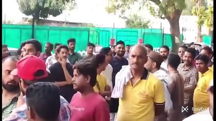 सरकारी जमीन पर अतिक्रमण करने का मामला, वन अधिकारियों को धमकाया था