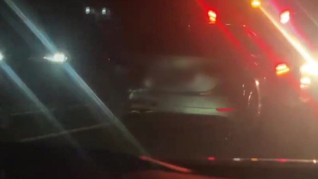 충남 아산에서 차량 5대 잇따라 추돌...3명 부상 / YTN