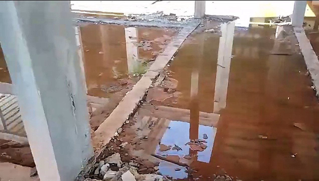 Poças d'água parada flagradas na obra do PA 24h Barra Velha