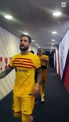 La felicitación de Xavi a los jugadores del Barça en el Metropolitano