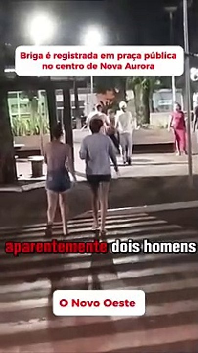 Vídeo mostra briga em praça de cidade na região de Goioerê - ASSISTA
