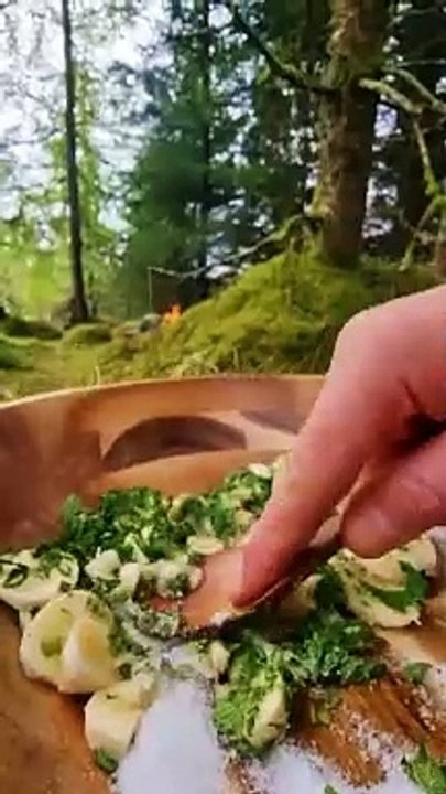 Sweet Banana Naan #shorts #menwiththepot #nature #foodporn #cooking #asmr #fire #forest
