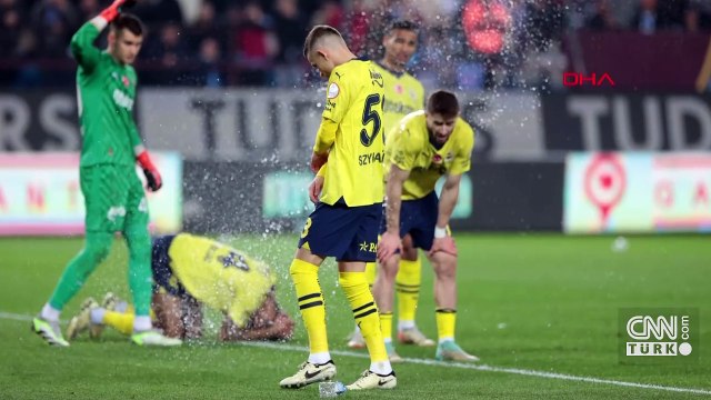 Trabzon'da maç sonu saha karıştı