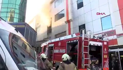 İstanbul'da panik anları! 19 işçi mahsur kaldı