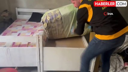 Silah satan kişinin evine operasyon: Çuvaldan 31 tabanca çıktı