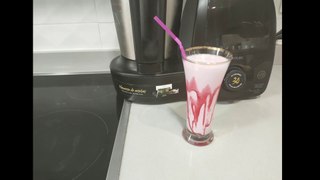 BATIDO DE FRESA CON ROBOT MAMBO CECOTEC - RECETA PASO A PASO