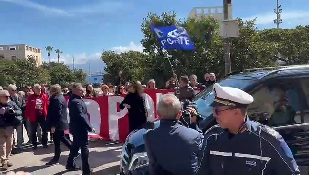 Ponte sullo Stretto, contestazioni del comitato del No all'arrivo di Ciucci