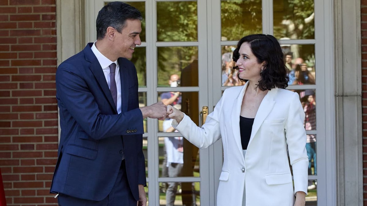 Pedro Sánchez ataca al novio de Ayuso desde Cataluña