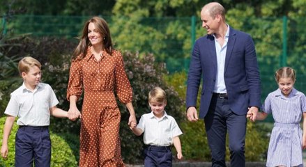 Kate Middleton, fotografiada caminando junto a Guillermo y sus hijos en una granja este fin de semana