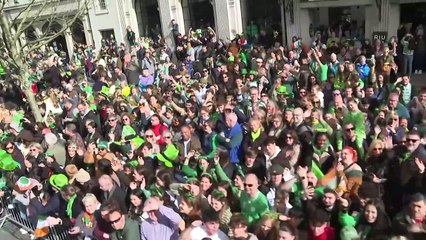 Dublin se pare de vert pour la Saint-Patrick