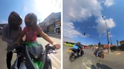 En video | Así fue el violento intento de atraco contra mujer en Kennedy: le querían robar la moto