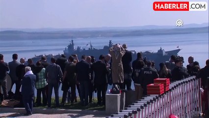 Çanakkale'deki törende tüyleri diken diken eden görüntü! Zafer geçişine TCG Anadolu da katıldı