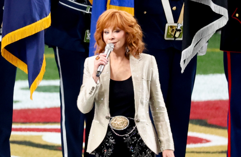 Reba McEntire has denied calling Taylor Swift an “entitled brat”