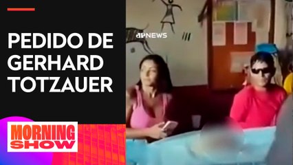 Amigos fazem velório de alemão em bar de Canoa Quebrada, no Ceará