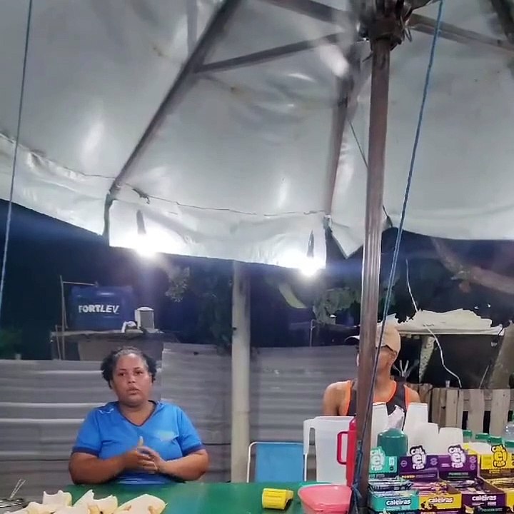 Professor é afastado após debochar de aluno por vender água de coco em Vitória