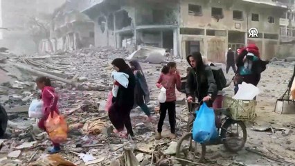 Evinden çocuklarına un bulmak için çıktı, döndüğünde enkazla karşılaştı, yakarışları yürekleri dağladı