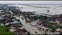 Indonesia, centinaia di abitazioni allagate per una diga danneggiata