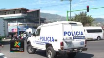 tn7-policia-detiene-a-vecinos-que-protestan-y-bloquean-paso-en-hatillo-por-falta-de-agua-180324