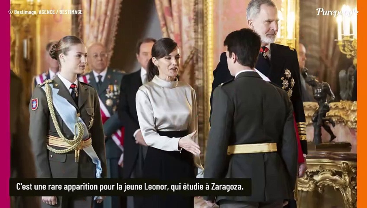 PHOTOS Felipe et Leonor d'Espagne : Copies conformes en treillis, une apparition inattendue du roi au milieu du désert