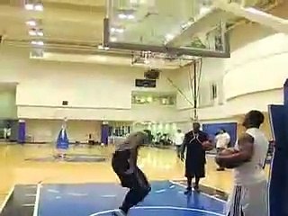 Dwight Howard preps crazy stunts for Slam Dunk Contest 2008