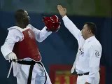 Cuban taekwondo athlete Angel Matos kicking the referee in the face Olympia 2008 Peking | Cubano golpea a Referee Tae Kwon Do Beijing 2008