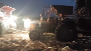 How to pull out stuck sugarcane load tractor