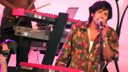 Yeasayer at Coachella 2010: Wait For The Summer HD