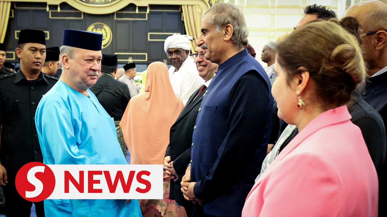 King, Queen break fast with unity government le...