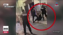 Guardias de seguridad dan golpiza a joven afuera de un bar en León, Guanajuato