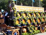Oktoberfest celebra 200 años con música y enormes jarras de cerveza