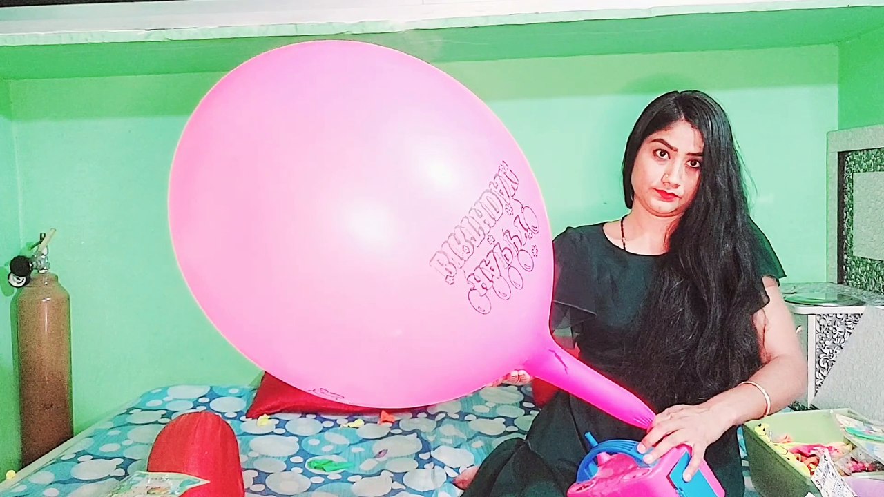 sitting on biggest apple balloon indian apple balloons/royal khushi #royalkhushi #royalkhushivlogs
