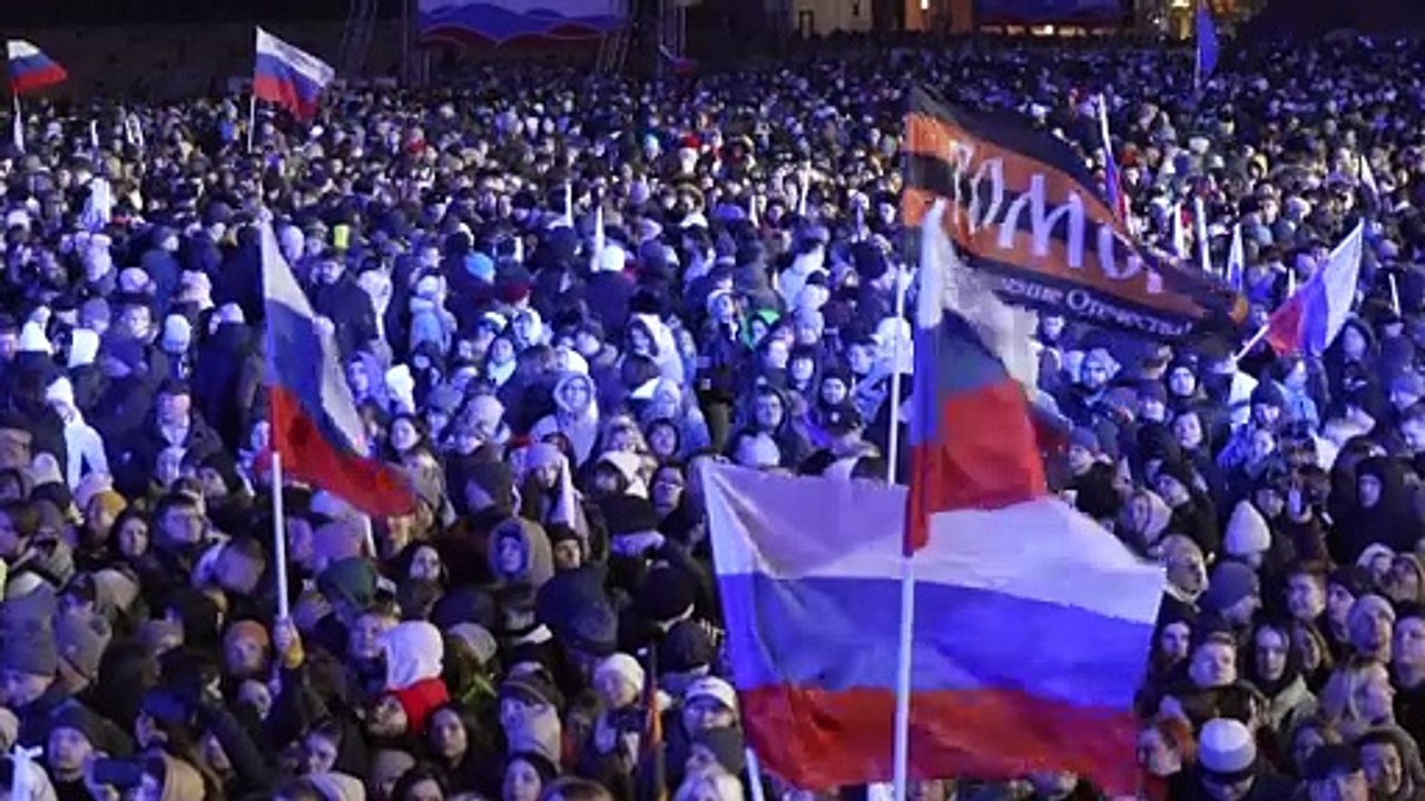 Nach Wiederwahl: Putin rühmt vor Menschenmenge 'Heimkehr' ukrainischer Gebiete