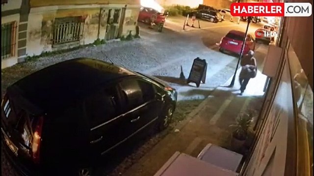 Süs Bitkisi Çalınan Esnaf Hırsıza Seslendi: 'Geri Getirmezsen Şikayetçi Olacağım'