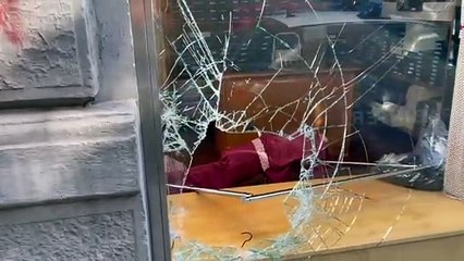 vetrina spaccata via fiume