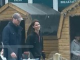 Regno Unito, Kate ripresa mentre visita il Windsor Farm Shop con William