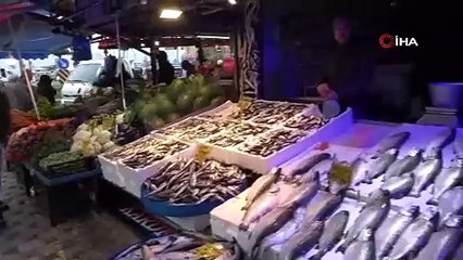 Karadeniz’de en bereketli balık sezonu yaşanırken tezgâhlar müşteri bulamadı