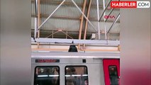 Ankara'da Aşk Acısı Çeken Genç, Metro Seferlerini Durdurdu