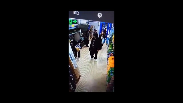 Markette alışveriş yapan kadına taciz!