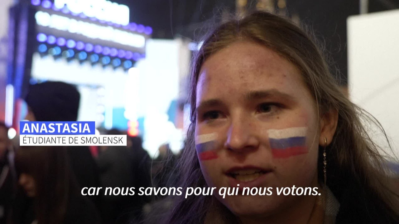 Les Russes saluent Poutine et célèbrent l'anniversaire de l'annexion de la Crimée