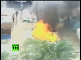 Tải video: Video de la violenta represión policial contra los manifestantes Bahrein