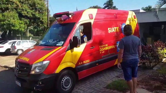 Prótese sai do lugar e idosa precisa ser socorria pelo Siate na Rua Altemar Dutra