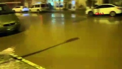 Bir kent sular altında! Çok sayıda ev ve iş yerini su bastı